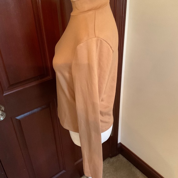 Gap Ladies Cropped Top. Sz. Large NWT - Picture 4 of 5